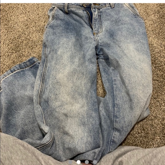 BRANDY MELVILLE ADDISON JEANS - Picture 2 of 4